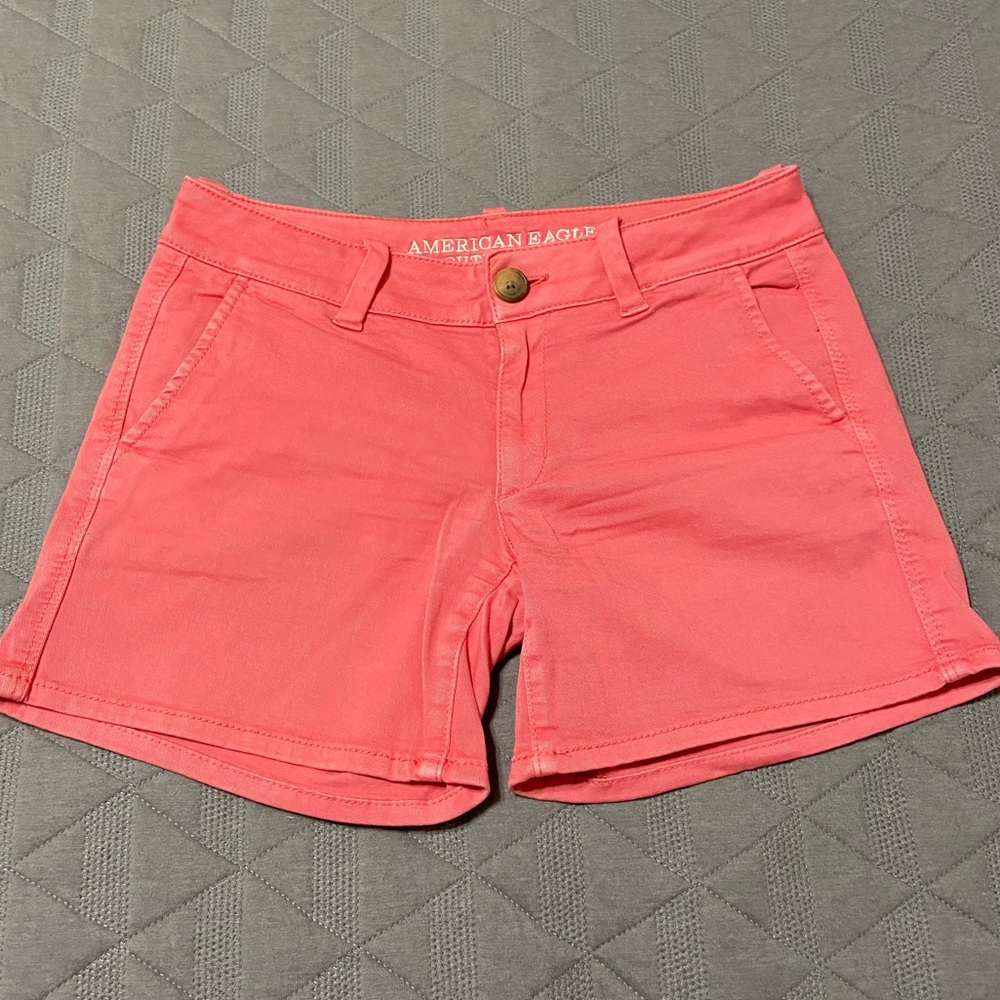 ⭐️ American Eagle Outfitters midi shorts 🩳